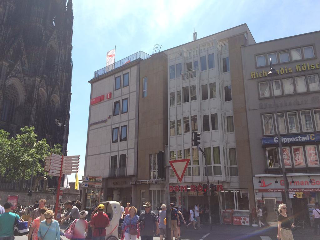 First Domizil Apartment Cologne Exterior photo